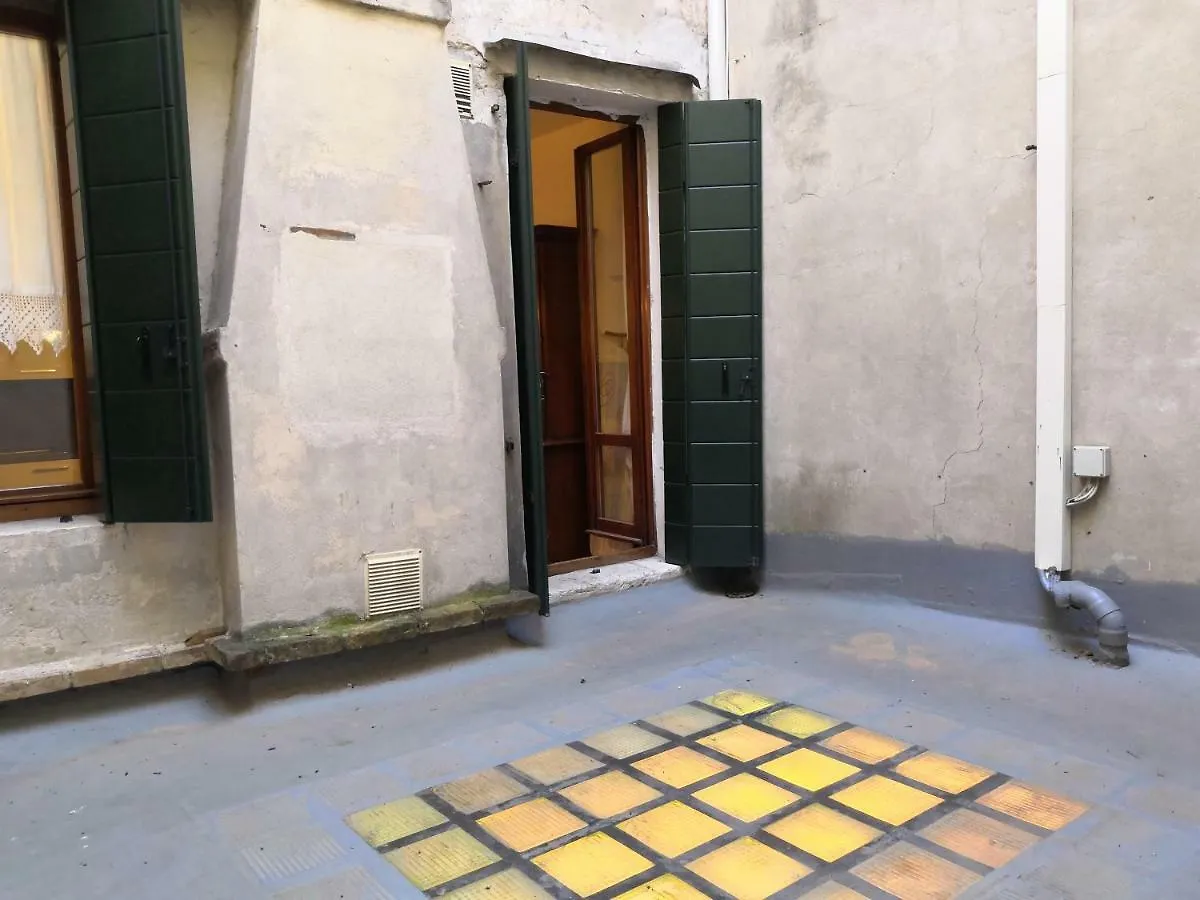 APPARTAMENTO Ruga Giuffa Venezia 0*,